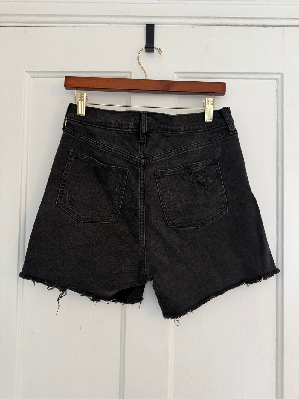 Gap 4 Inch High Rise Distressed Denim Shorts - Picture 4 of 6